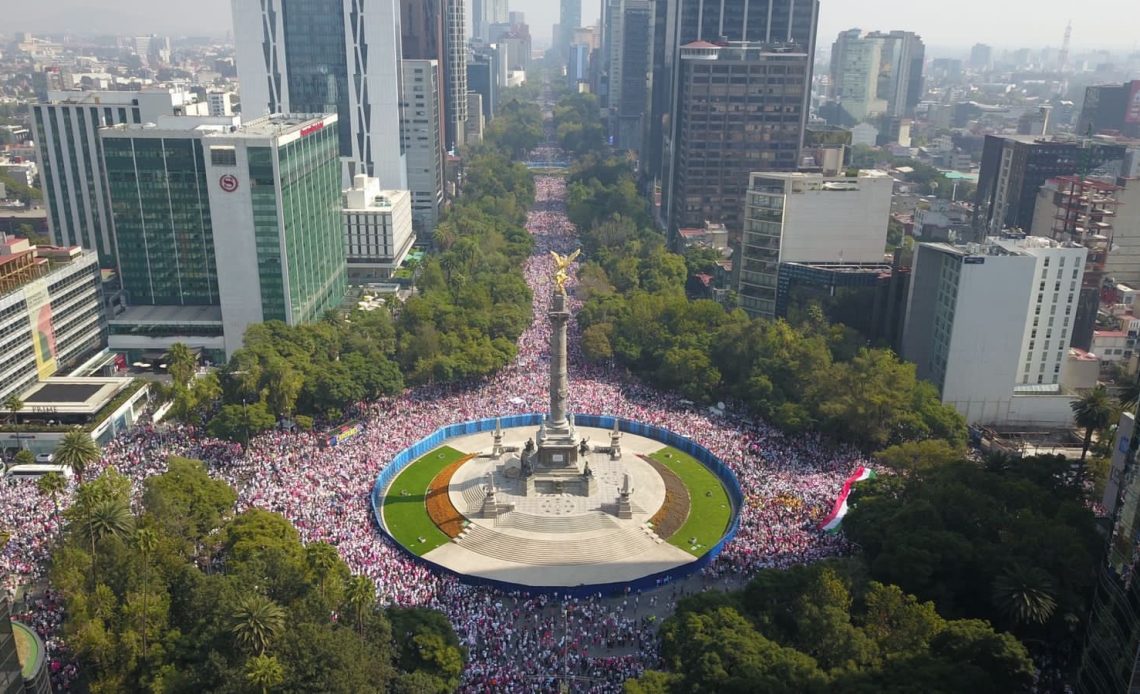 Tal parece que la jefa de Gobierno, Claudia Sheinbaum, no podía quedarse atrás de su jefe, el presidente Andrés Manuel López Obrador, en eso de promover la marcha ciudadana llamada “El INE no se toca”.