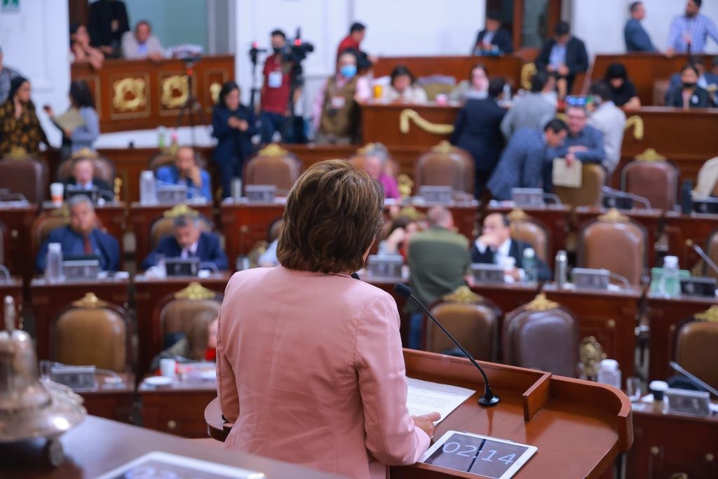 Por ser la coordinadora de la mayoría en el Congreso de la Ciudad de México, la diputada Martha Ávila es quien carga más responsabilidad del papel tan lamentable que ha hecho ese órgano legislativo de 2019 a la fecha.