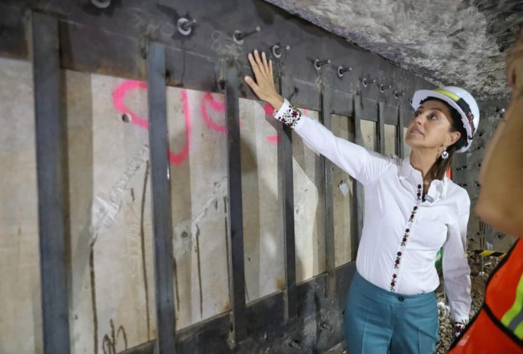 Luego de que la jefa de gobierno Claudia Sheinbaum aceptó que tuvo una reunión hace unos días con un grupo de senadores de Morena, de inmediato fue cuestionada sobre si ya había hecho las paces con el líder de esa bancada legislativa, a lo que respondió: “Con todos, paz y amor con todos”.
