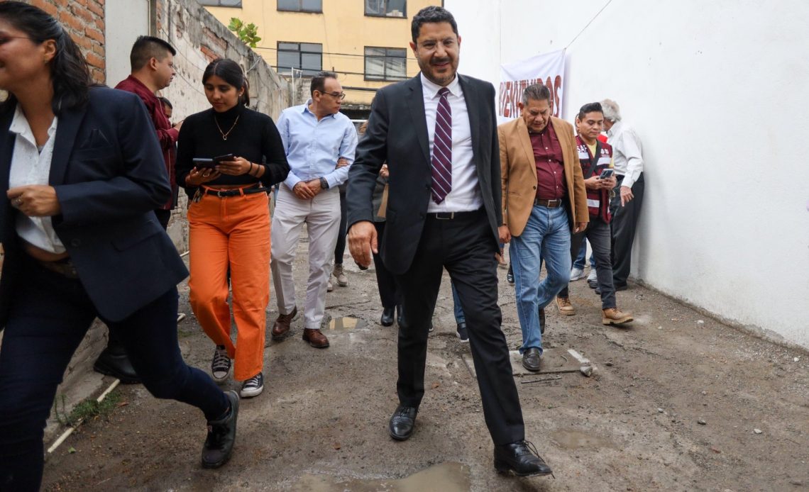 Conforme se acerca el 1 de octubre en que Clara Brugada tomará protesta como jefa de Gobierno, cada vez va siendo más urgente que informe a los ciudadanos, especialistas y no especialistas, de dónde va a obtener los recursos para financiar los programas sociales. FOTO: Especial