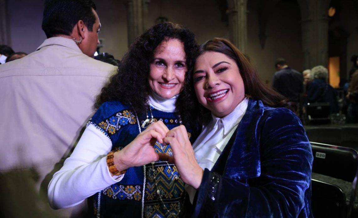 La candidata a la Jefatura de Gobierno, Clara Brugada, por la coalición “Sigamos Haciendo Historia”, recibió el respaldo de mujeres destacadas de diversos ámbitos, como Susana Harp, Regina Orozco y Paola Pabón. FOTO: Especial