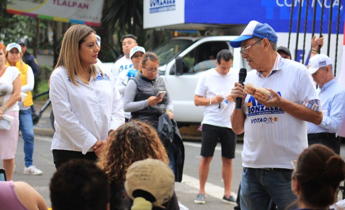 Alfa González, candidata a la alcaldía Tlalpan por la coalición Va X la CDMX, prometió que, de ser electa para gobernar esa demarcación territorial en las elecciones del 2 de junio, ampliará los apoyos en los próximos tres años para que las unidades habitacionales de la demarcación continúen siendo rehabilitadas y reciban el mantenimiento necesario. FOTO: Especial