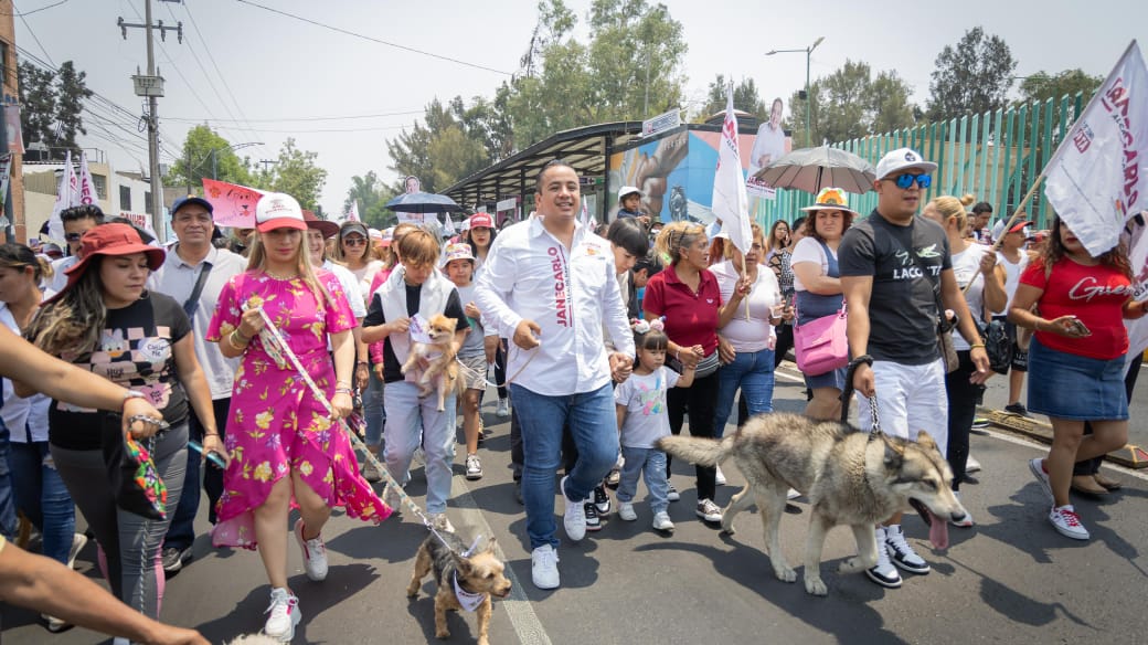 El candidato para gobernador de la alcaldía Gustavo A. Madero por la alianza de los partidos Morena, PT y PVEM, construiría, de ganar las elecciones del 2 de junio, tres clínicas veterinarias de alta calidad, en pro del bienestar de las mascotas en dicha demarcación territorial. FOTO: Especial