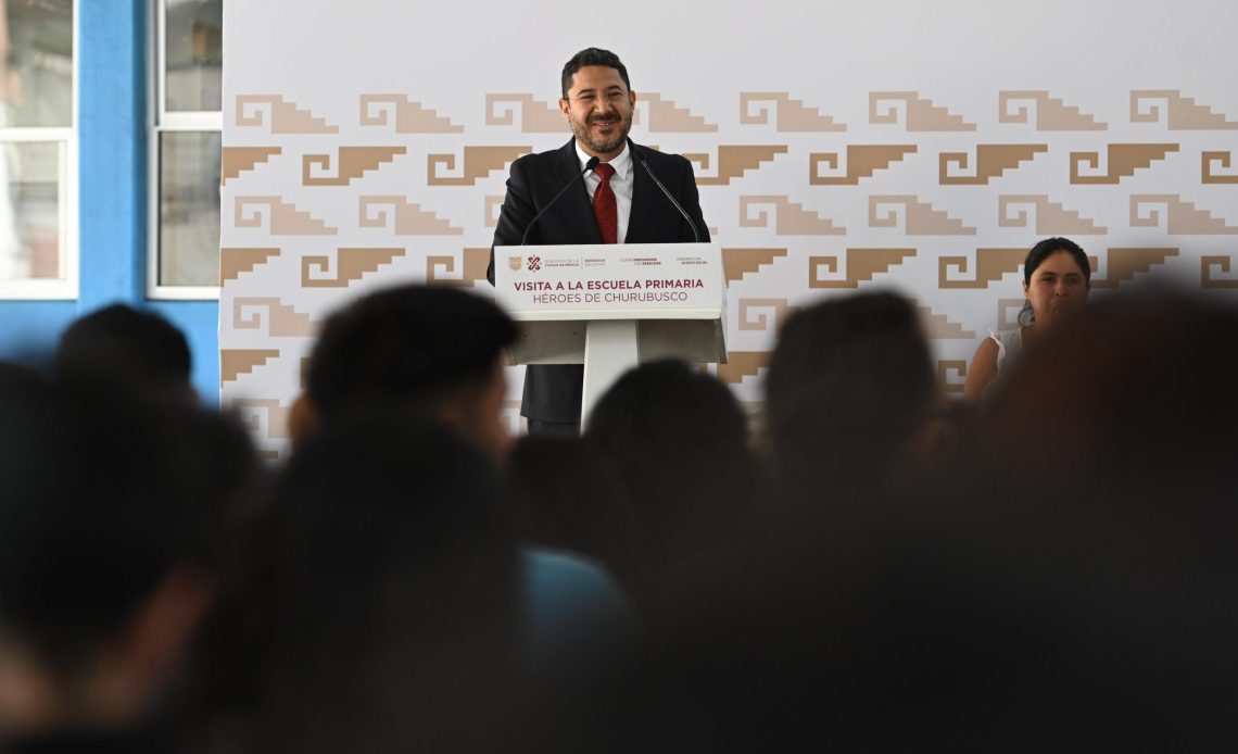 La Secretaría de Administración y Finanzas (SAF) del Gobierno de la Ciudad de México, dejó en claro que es “absolutamente falso” que haya un acoso en contra de los trabajadores de la burocracia capitalina, como lo denunciaron diputados locales del PAN, en una nota que se publicó ayer en este medio. FOTO: GCDMX