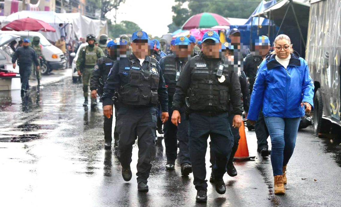 La alcaldía Coyoacán extendió los dispositivos de seguridad para el retiro de chelerías, donde hay venta ilegal de alcohol, y este fin de semana llegó a tianguis, mercados y ferias, así como en vía pública, porque el alcalde Giovani Gutiérrez advirtió que no van a permitir que se induzca a la niñez y a la juventud a truncar su futuro”, FOTO: Especial