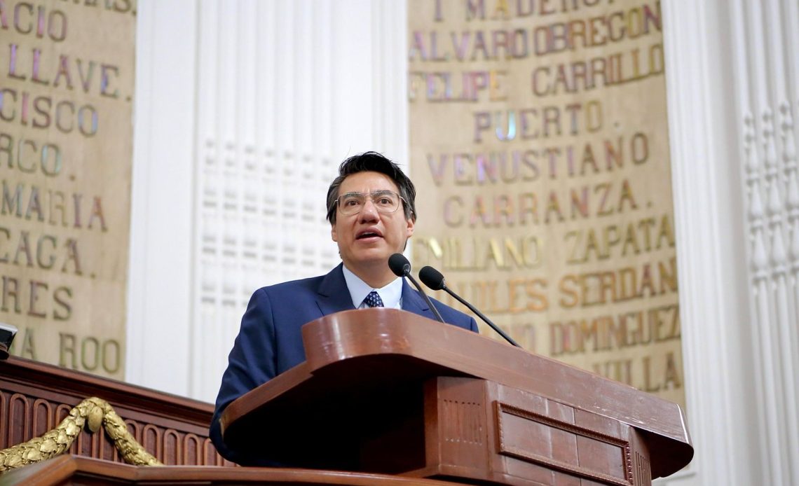 Ante una creciente demanda por vacunas contra sarampión, tosferina, hepatitis, rubiola, paperas y el cuadro básico en recién nacidos, el PAN en el Congreso local solicitó a la Secretaría de Salud capitalina, un informe sobre el desabasto y plazos para reponer el esquema de vacunas para toda la población. FOTO: Especial