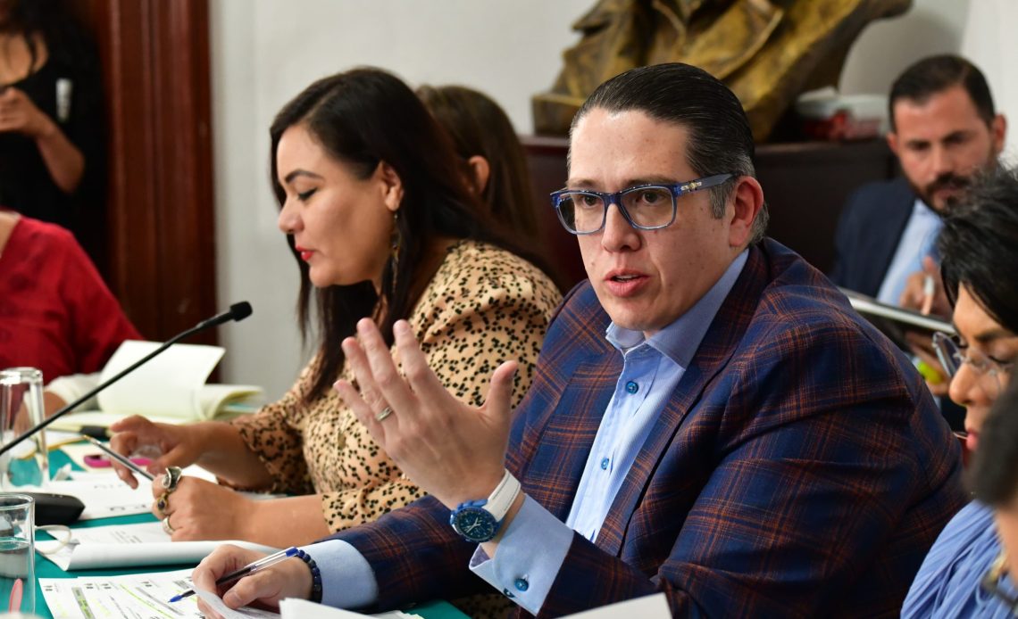 El alcalde Luis Mendoza, fue contundente en su respuesta al diputado de Movimiento Ciudadano, Royfid Torres: “Si está tan mal la Alcaldía Benito Juárez, ¿por qué los de Movimiento Ciudadano (MC) siguen viviendo ahí?”. Y remató: “No tienes idea de lo que estás preguntando”. FOTO: Especial