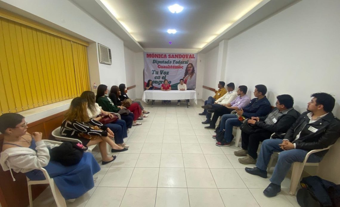 “El despojo del Comité delegacional del PRD en la Alcaldía Cuauhtémoc del cual fuimos víctimas el pasado 09 de abril del 2025, hoy tiene nombre y apellido: Mónica Sandoval, diputada federal priista”, denunció la dirigente perredista. FOTOS: Especial