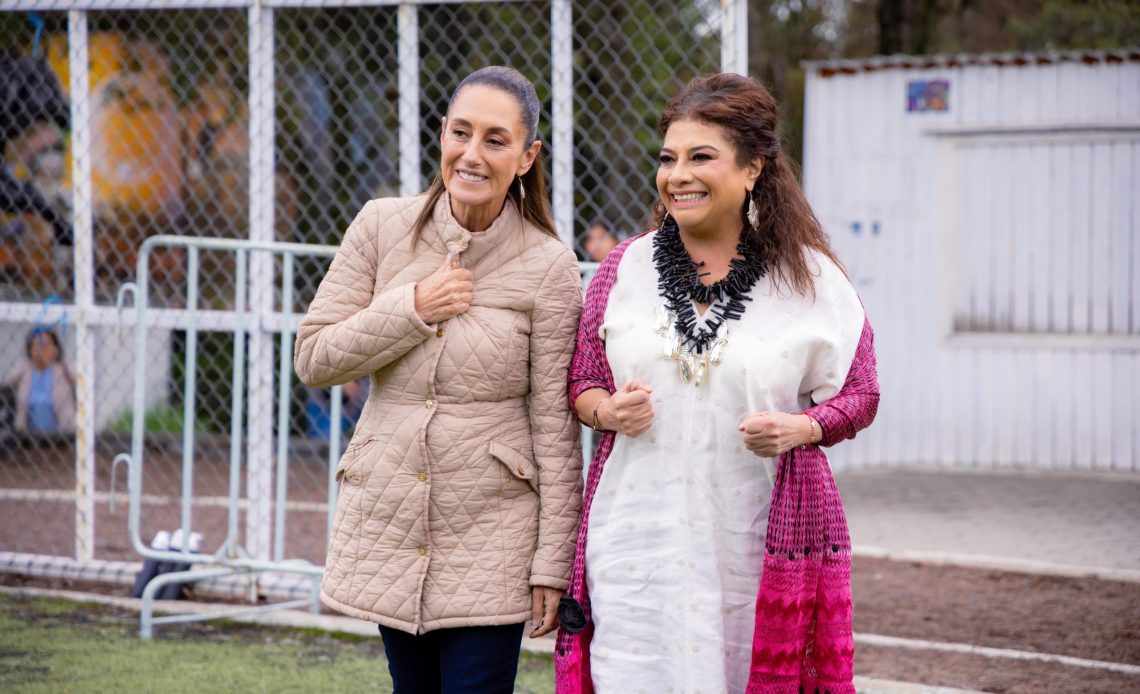 La presidenta Claudia Sheinbaum y la jefa de Gobierno, Clara Brugada, limaron asperezas, dejaron atrás las diferencias y sellaron una alianza por la confluencia importante de intereses entre ambas, el principal preservar la estabilidad política, económica y social. FOTO: Especial