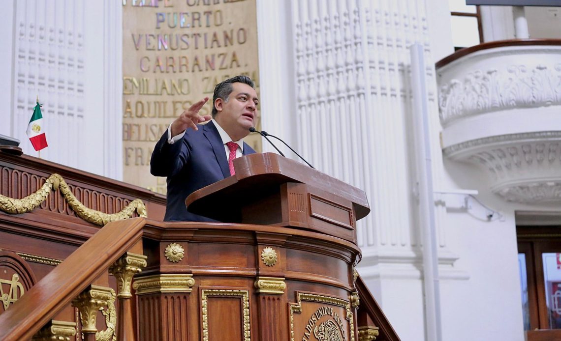 Garrido pide facultar a Notarios en remates inmobiliarios