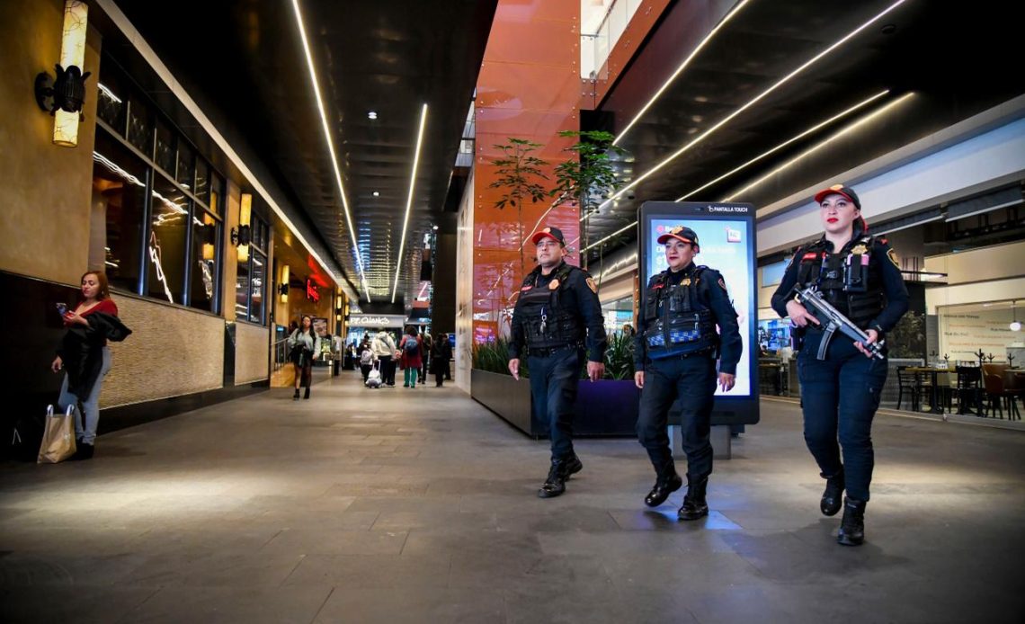 Alcalde Luis Mendoza refuerza seguridad Blindar BJ 360º en centros comerciales. FOTO: Espécial