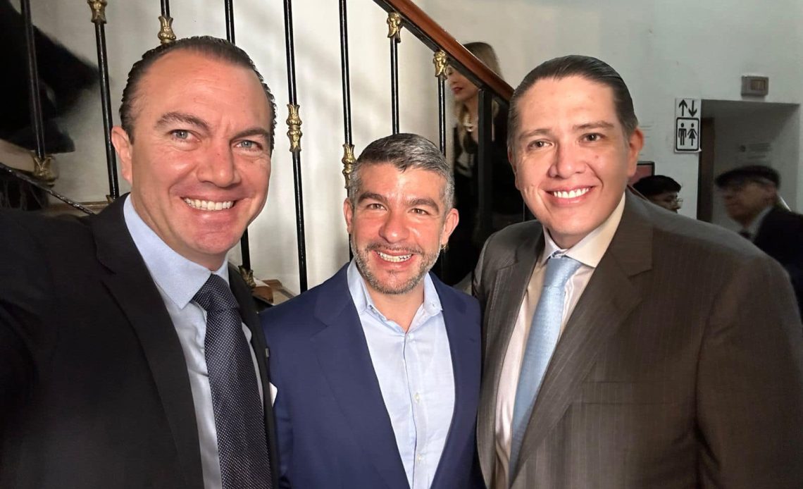 En la ruta hacia 2027, el PAN tiene que valorar muy bien su estrategia y hacer los amarres políticos correspondientes para definir si irá solo o hará alianzas con el PRI o MC, en especial para las Alcaldías. De entrada, hay tres en que el PAN podría ganar sin coalición: Benito Juárez, su histórico bastión. Miguel Hidalgo,