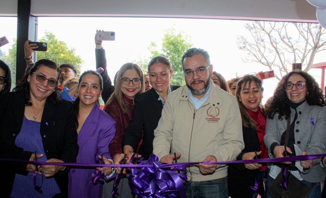La Alcaldía La Magdalena Contreras inauguró con gran entusiasmo la extensión de la Casa de la Mujer “Ifigenia Martínez”, un espacio que ahora ofrece nuevos servicios como lavandería, salón de belleza y una infraestructura renovada para el bienestar integral de las mujeres. FOTO: Especial