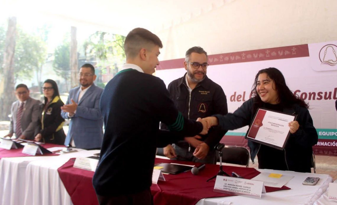 Con la participación del alcalde Fernando Mercado Guaida, quien encabezó la instalación del Comité Consultivo de Educación Media Superior, la Alcaldía La Magdalena Contreras impulsa un modelo innovador que coloca a las y los estudiantes en el centro de la transformación educativa. FOTOS: Especial