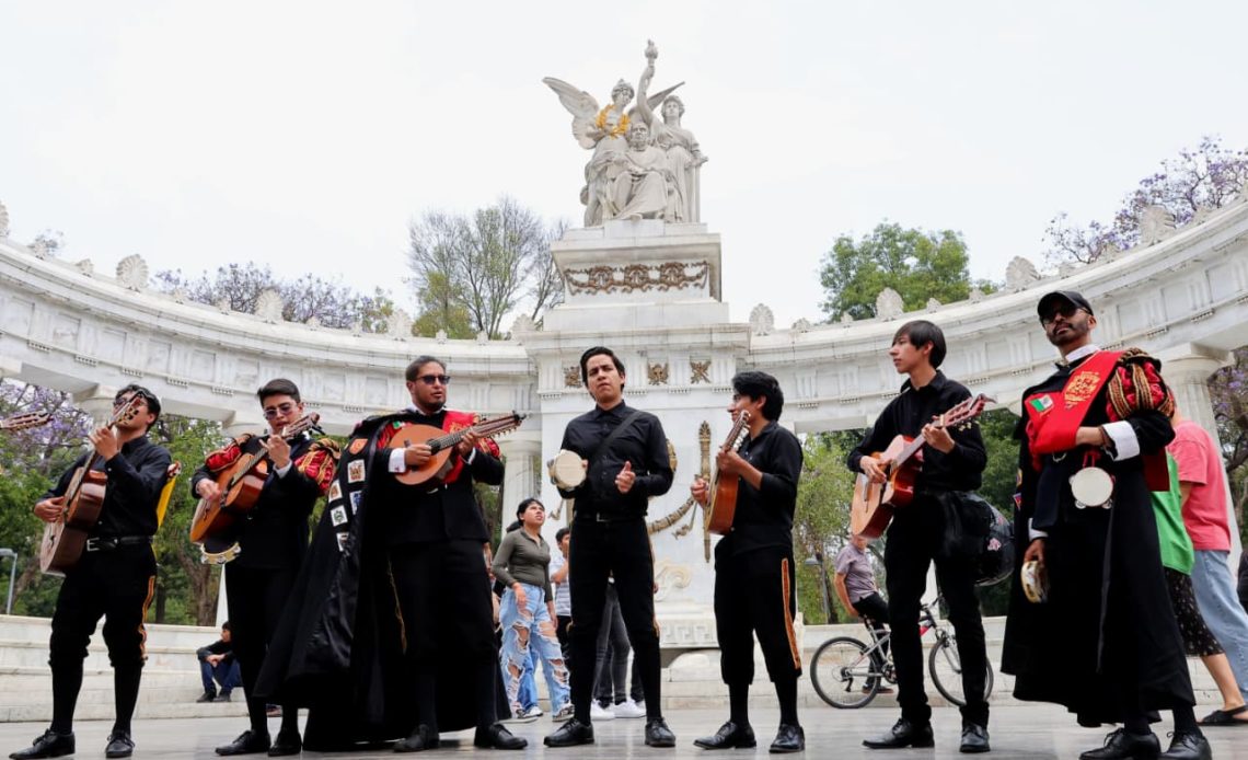 Como parte de las estrategias para recuperar el espacio del Centro Histórico, el Gobierno de la Ciudad de México, a través de la Autoridad del Centro Histórico, efectuó el encuentro y recorrido a la Alameda Central de estudiantinas de siete facultades, entre las que se encontraban la de Geografía de la UAEM, la Escuela Nacional de Trabajo Social, y la de Ingeniería de la UNAM, entre otras.