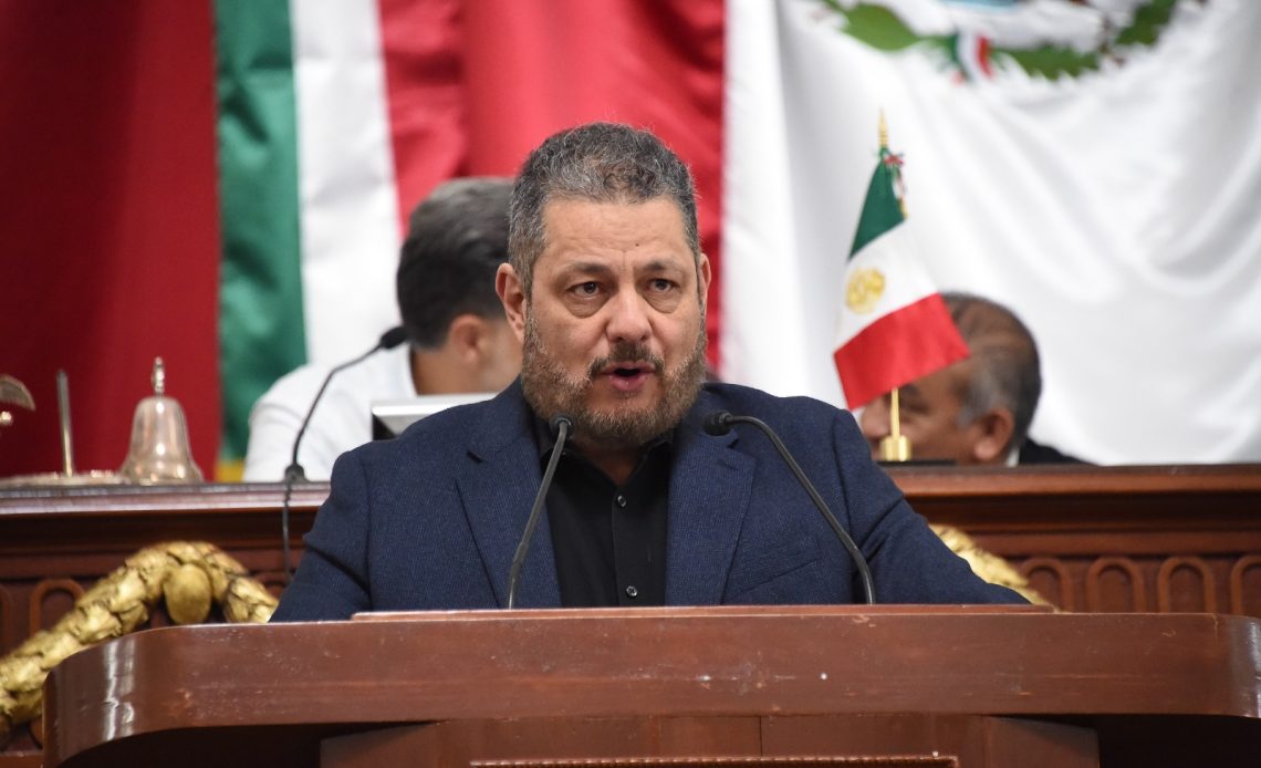 En ese contexto, señaló que millones de personas que dependen del transporte público y se ven obligadas a caminar diariamente por las calles, son más susceptibles a sufrir riesgos en su salud a consecuencia de la falta de protección térmica. FOTO: Especial