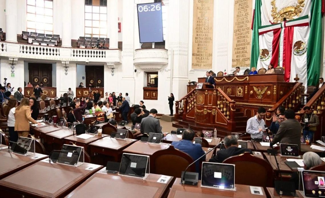 Seguramente van a estar presentes como disco rayado los ataques de “narcopartido”, “traidores a la patria”, “cartel inmobiliario”, temas candentes y buenos pa' polemizar en redes sociales, pero que no aportan nada en este tipo de comparecencias, porque no aportan nada. Lo veremos. FOTO: Especial