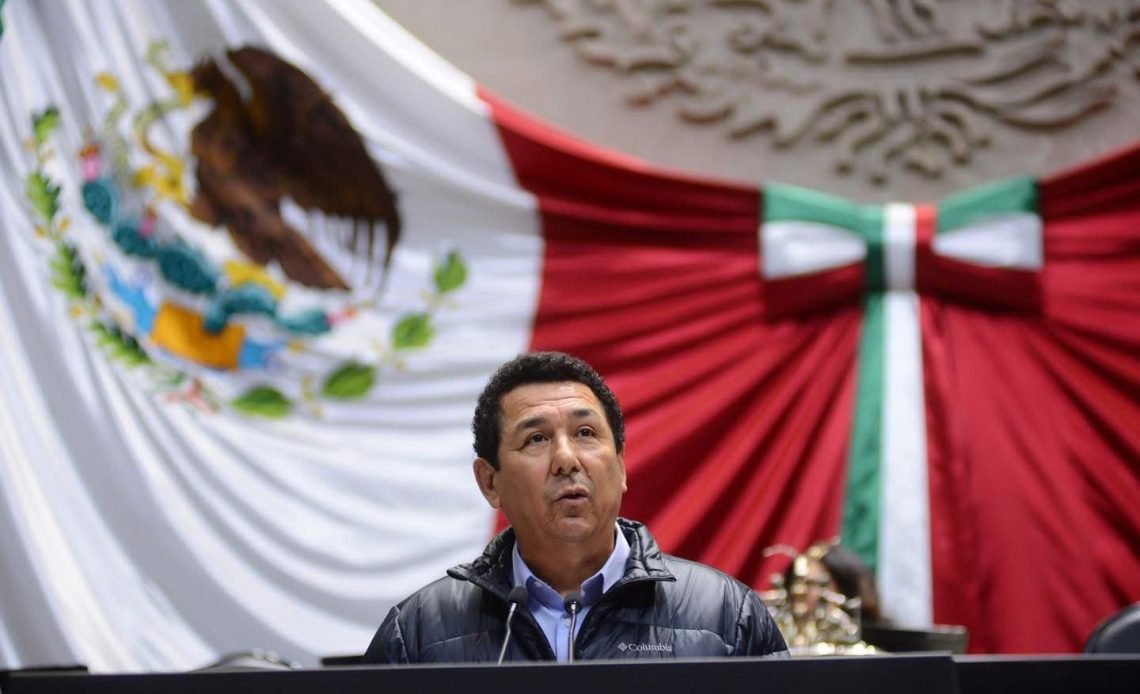 El fuego que encendió el diputado federal Mario López Hernández al acusar —sin pruebas— a cuadros de Morena de formar parte de una red de huachicol fiscal en Tamaulipas ya tuvo una primera respuesta: su propio partido decidió marcar distancia y dejar claro que no forma parte de sus filas.
