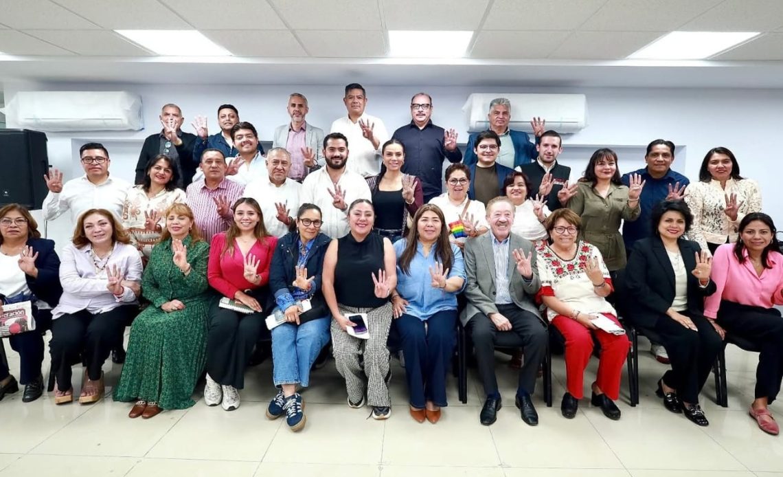 Cuando a finales de abril Héctor Díaz Polanco vio como caía de la presidencia nacional de su partido, Luisa Alcalde, en vez de poner sus barbas a remojar, comenzó a defender su posición como presidente de Morena en la Ciudad de México. En la estrategia, sacó el as de la manga que siempre tuvo, ese de 200 millones de pesos que lo apuntaló en el cargo. FOTO: Especial